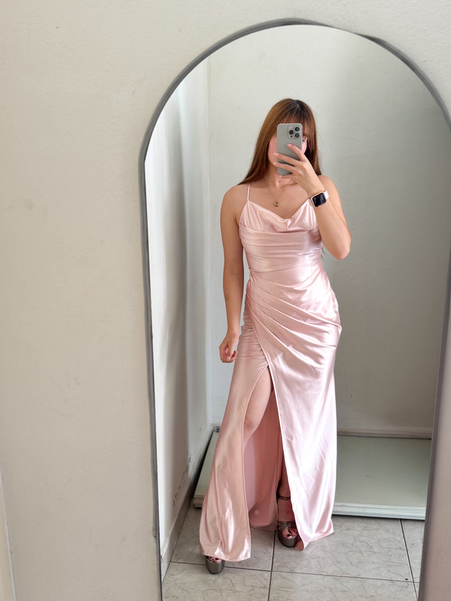 Vestido satin rosa bebé