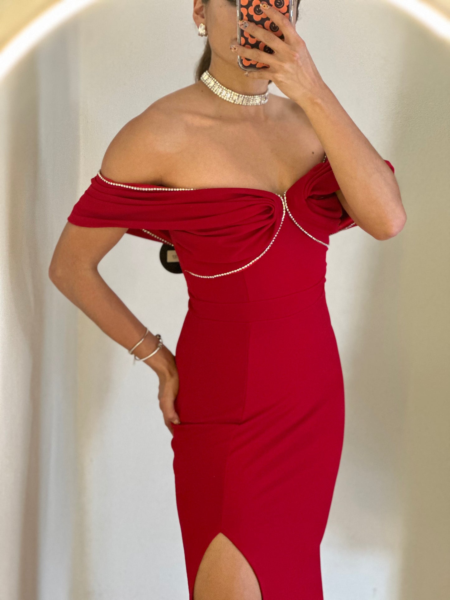 Vestido rojo hombros caídos