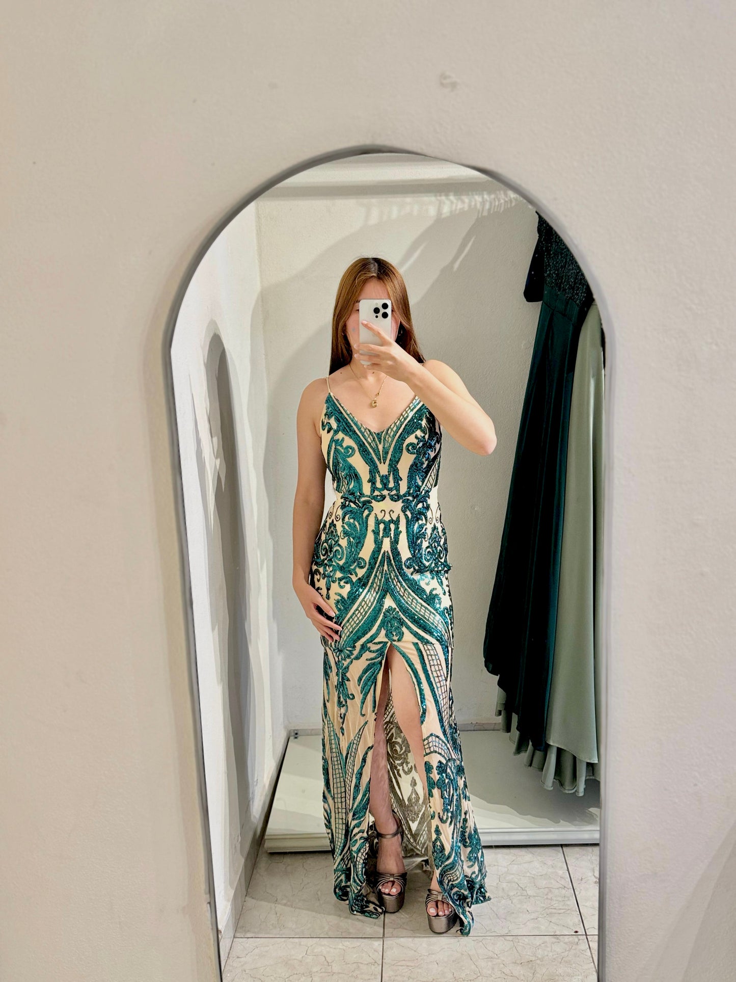 Vestido corte sirena lentejuela verde esmeralda