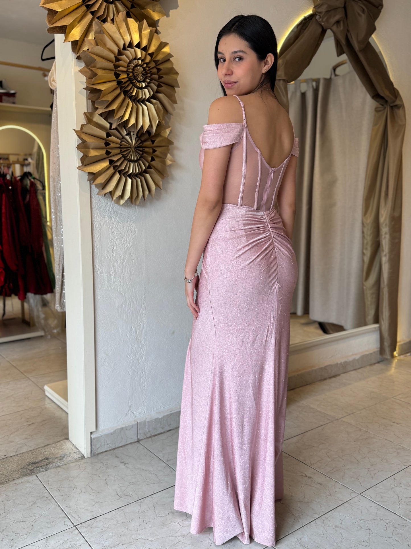Vestido rosa entallado