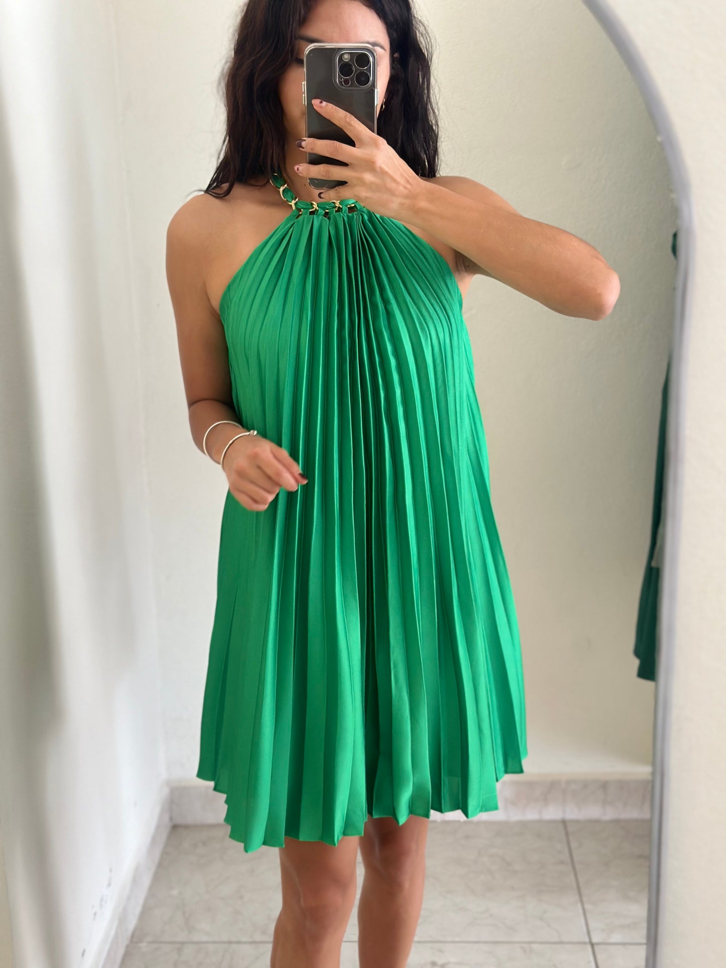 Vestido corto tableado