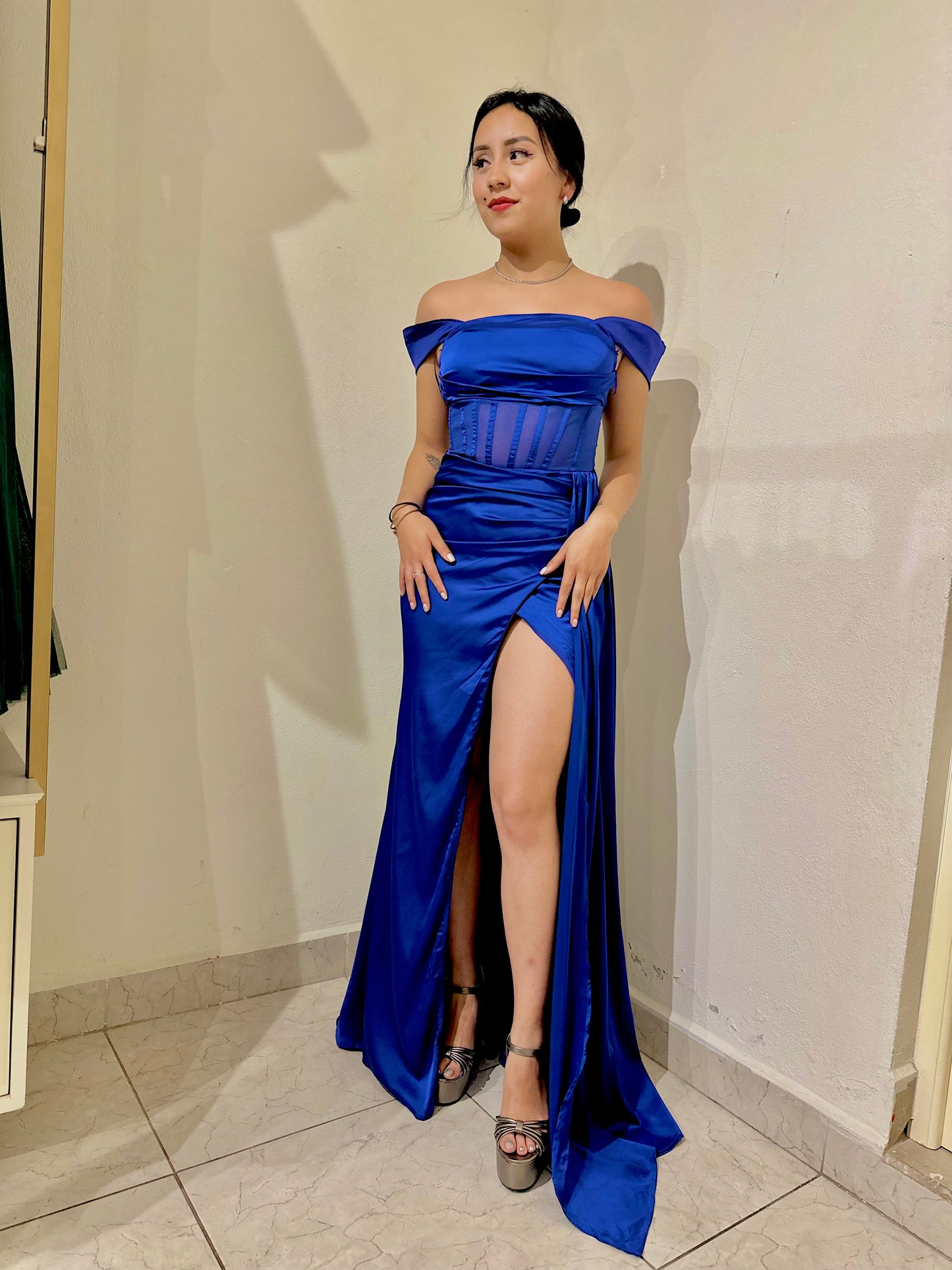 Vestido azul rey