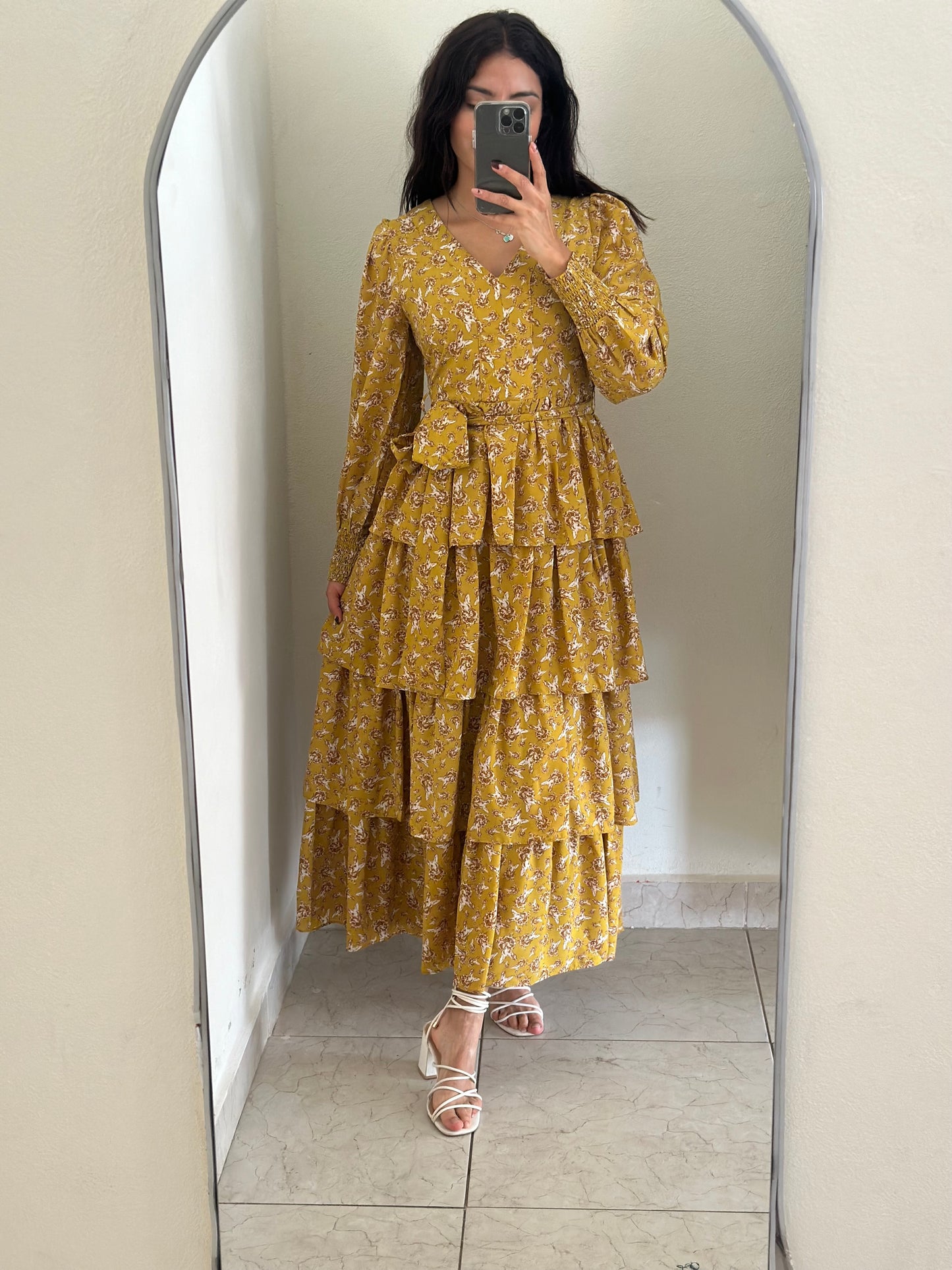 Vestido olanes mostaza