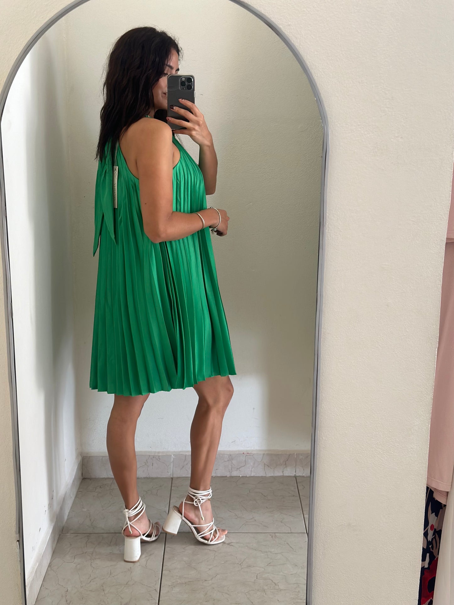 Vestido corto tableado