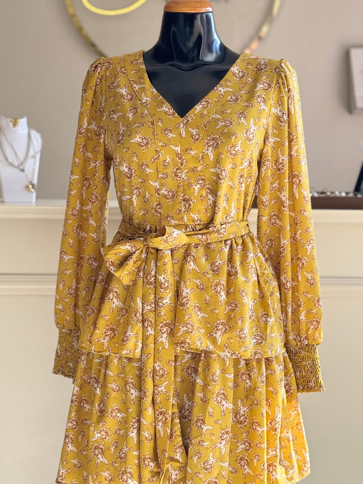 Vestido olanes mostaza