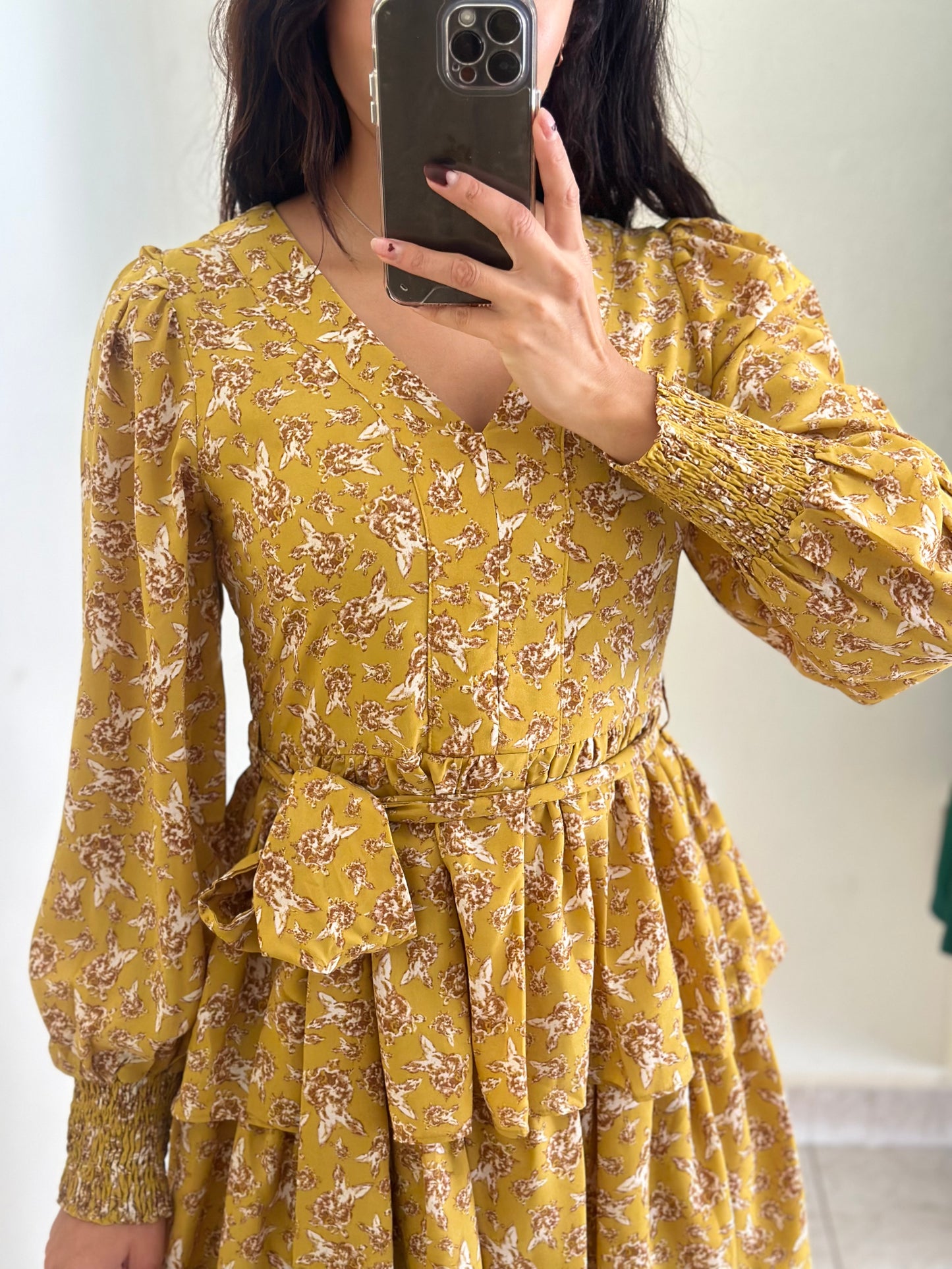 Vestido olanes mostaza