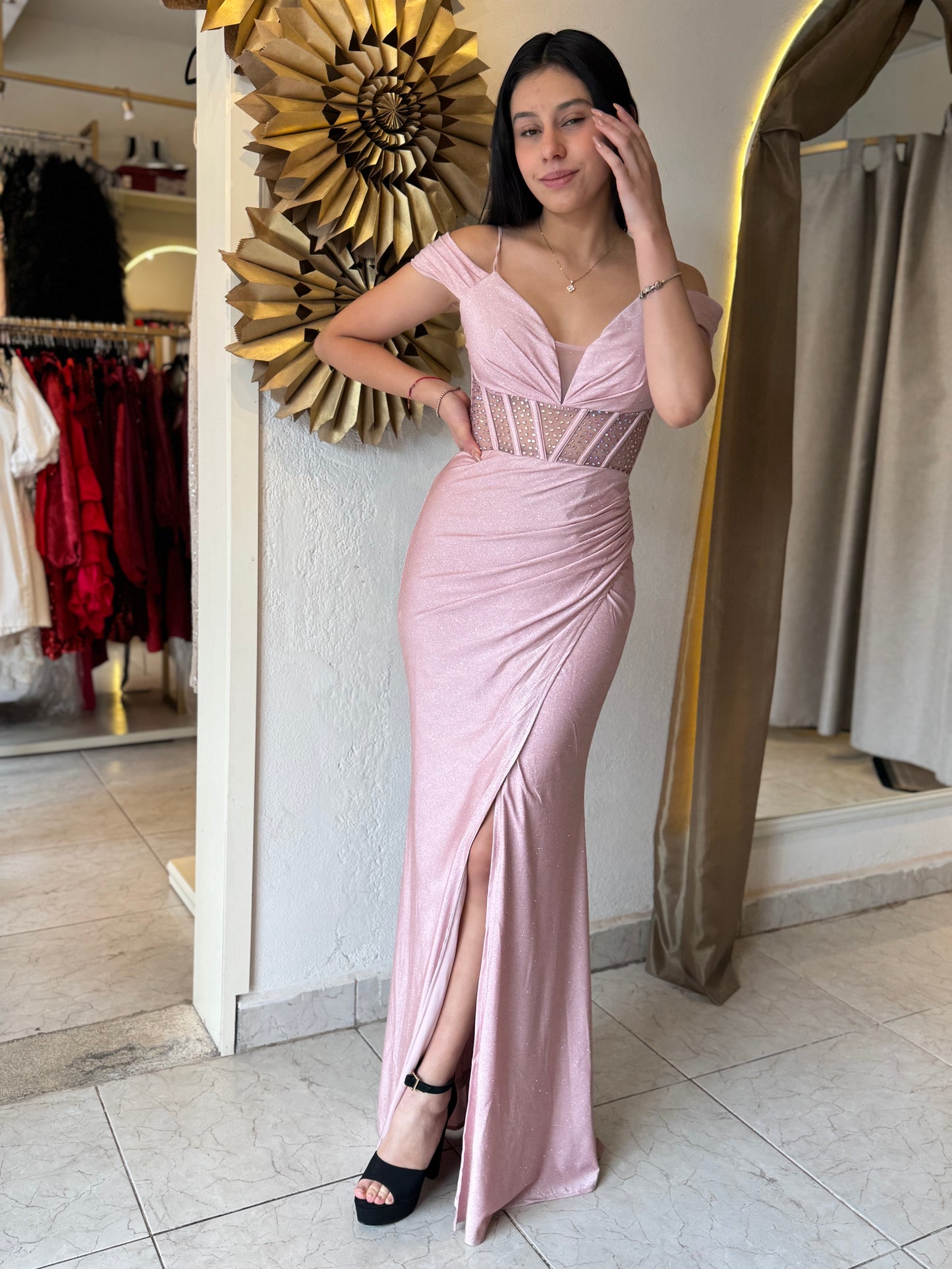 Vestido rosa entallado