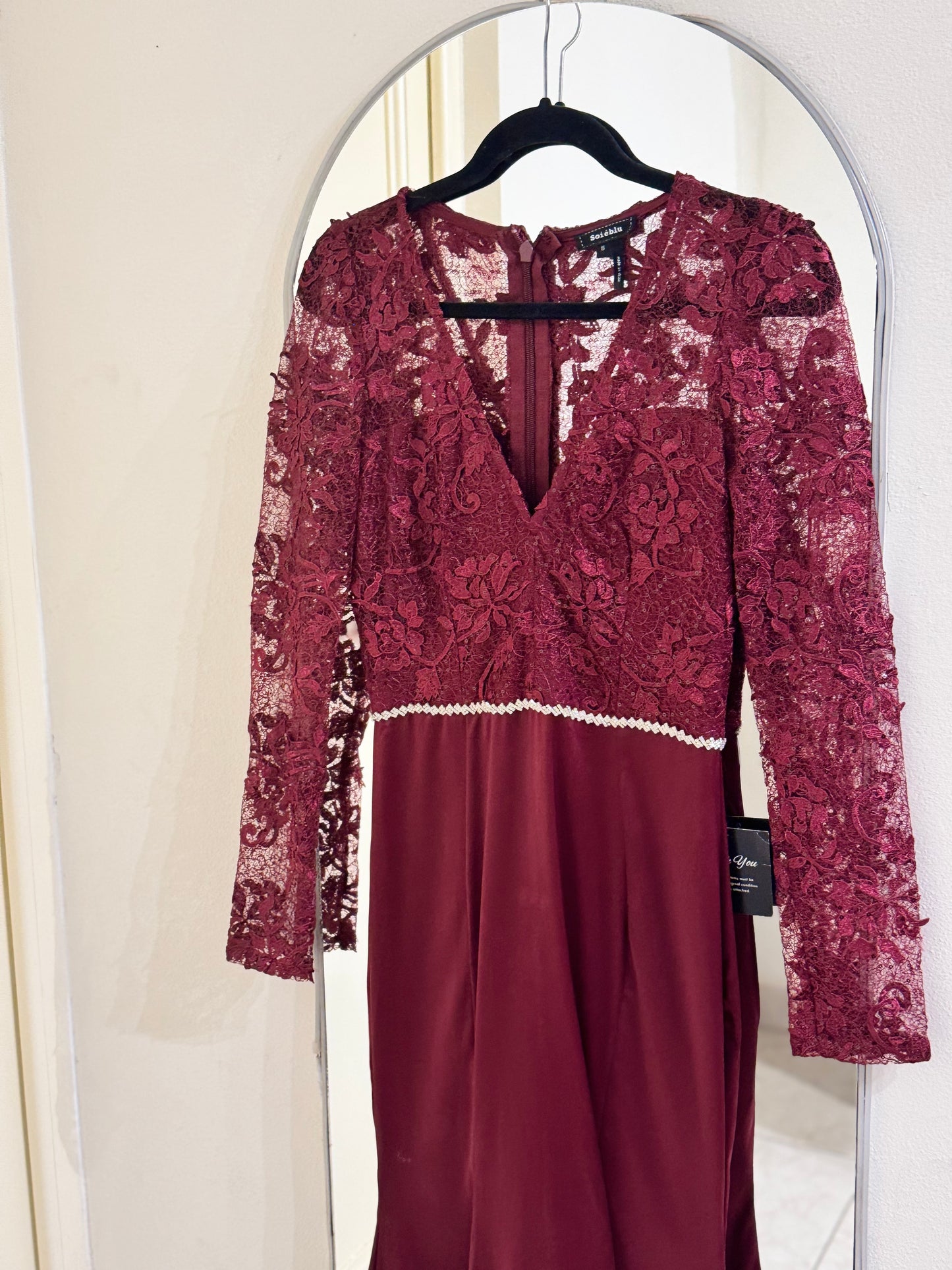 Vestido vino manga larga