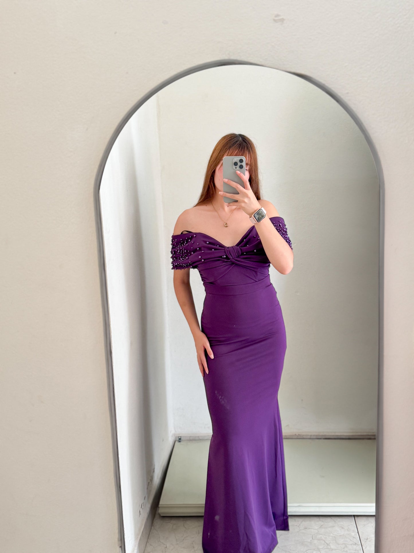 Vestido morado perlas