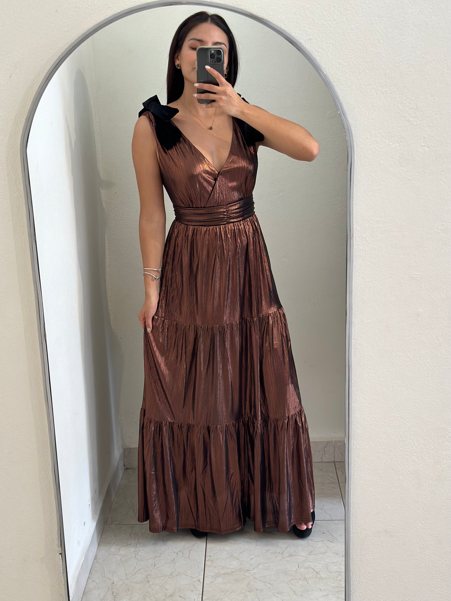 Vestido cobre moño