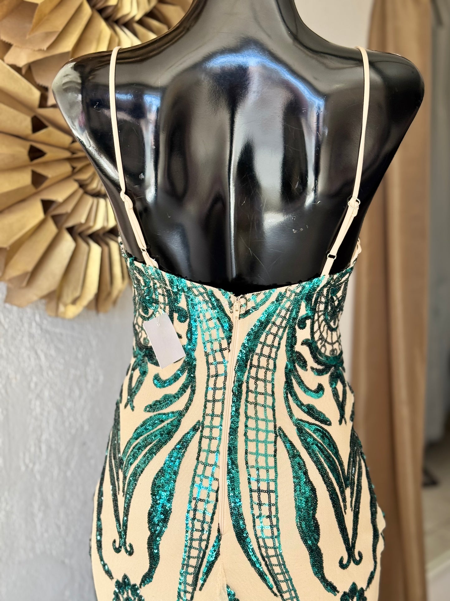 Vestido corte sirena lentejuela verde esmeralda