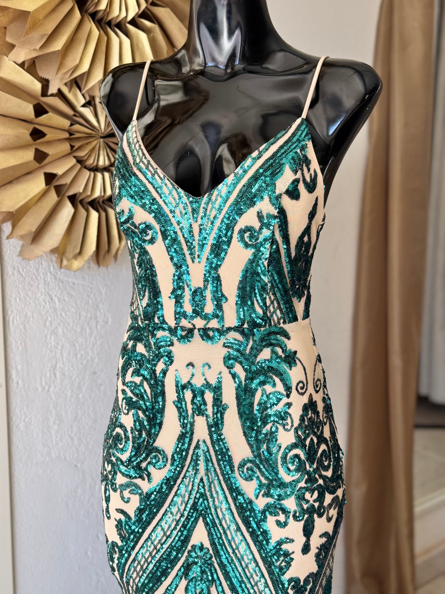Vestido corte sirena lentejuela verde esmeralda