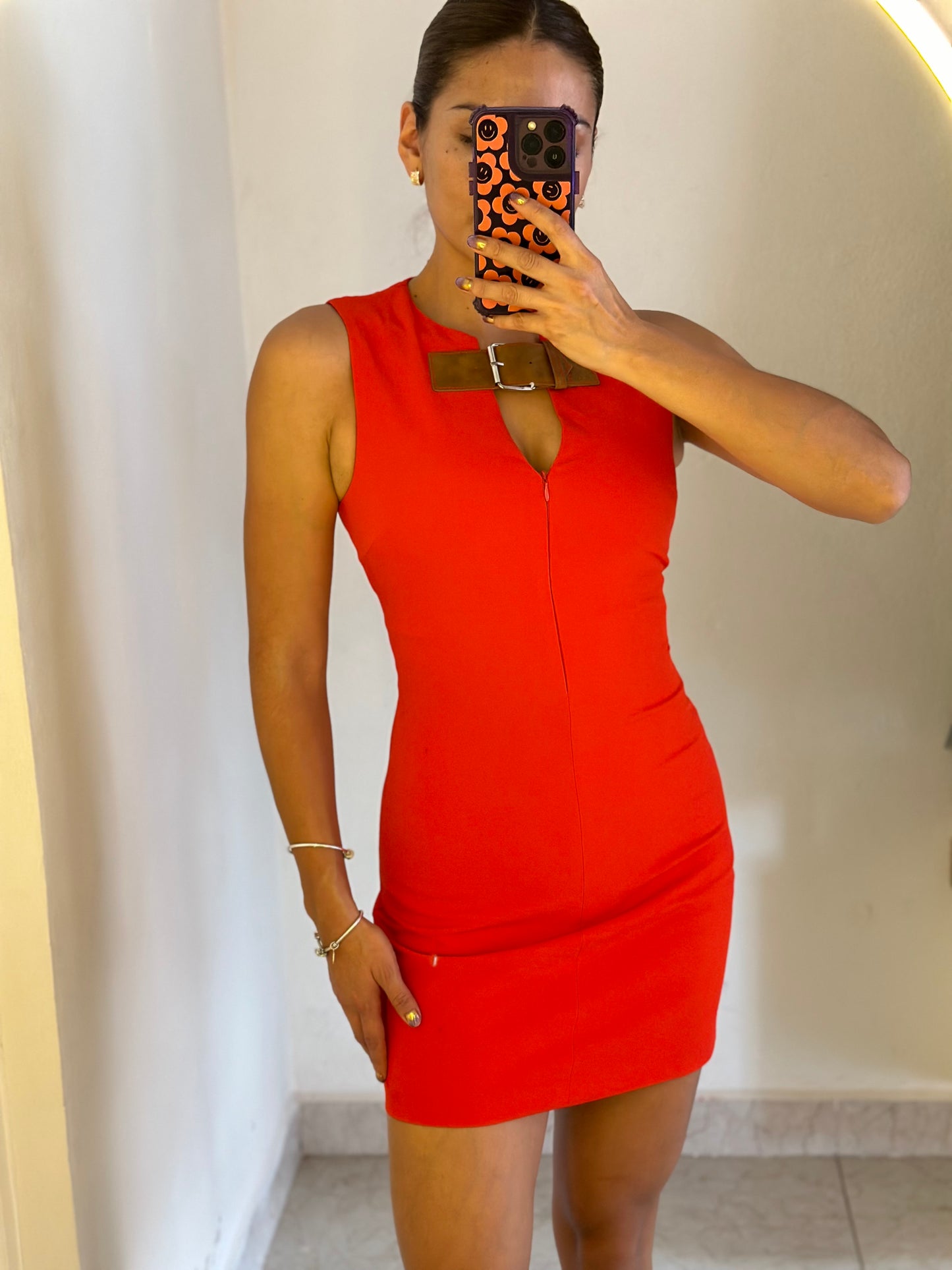 Vestido rojo hebilla