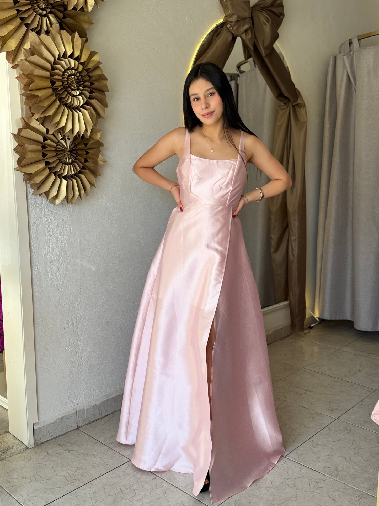 Vestido satin rosa claro