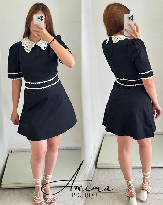 Vestido corto negro cuello