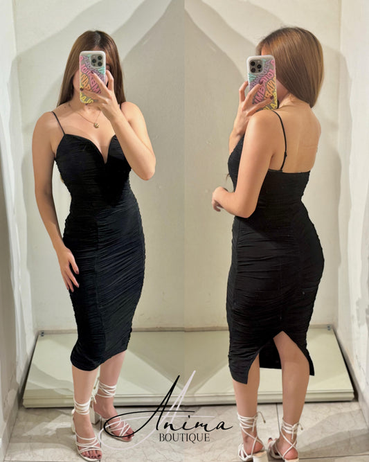Vestido pegado drapeado negro