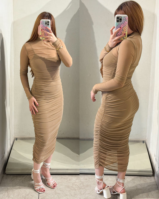 Vestido café drapeado midi