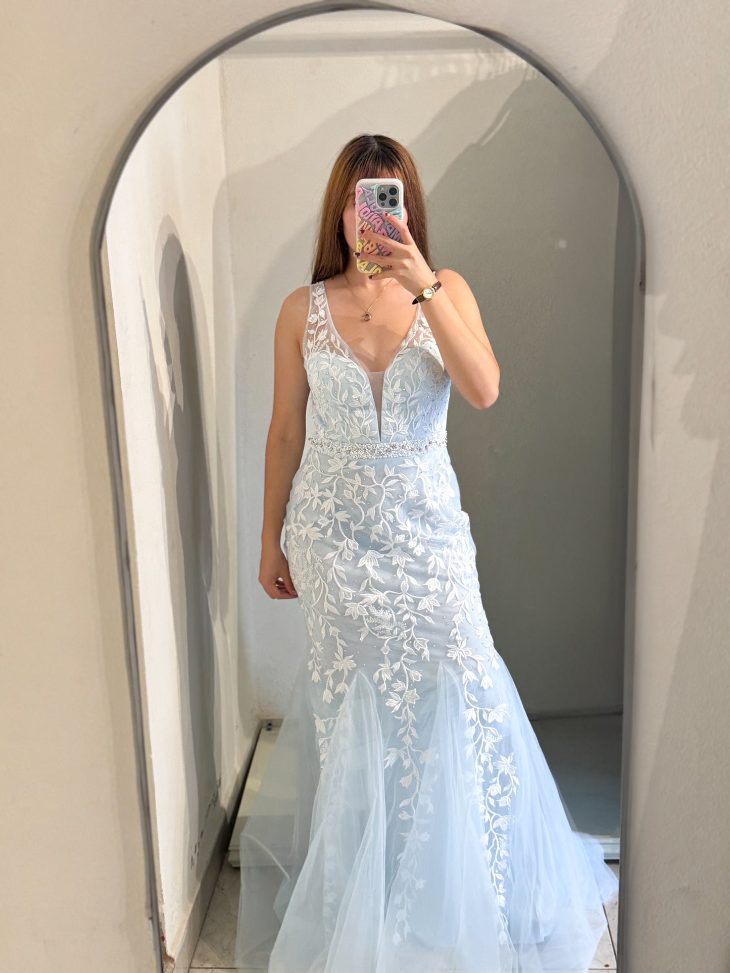 Vestido corte sirena azul bebé