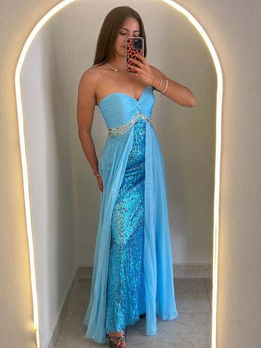 Vestido azul cielo