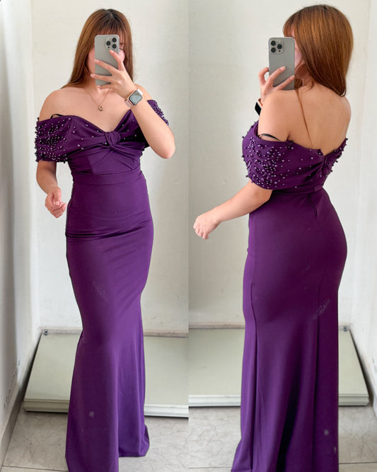 Vestido morado perlas