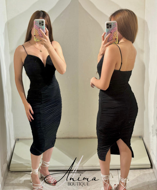 Vestido midi negro drapeado